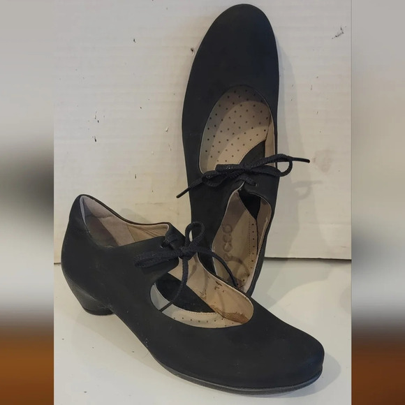 ECCO BLACK SOFT SUEDE LEATHER PUMPS ( sz US‎ 8 or Euro 38) - Picture 1 of 6